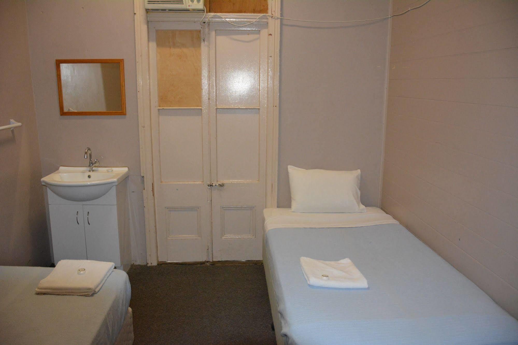 The Burdekin Hotel Ayr Bagian luar foto